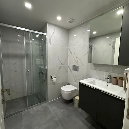 Wakacyjny W Courtyard Long דירה