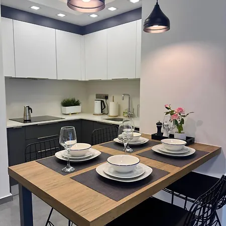 Wakacyjny W Courtyard Long דירה