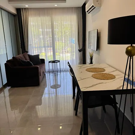 Wakacyjny W Courtyard Long *