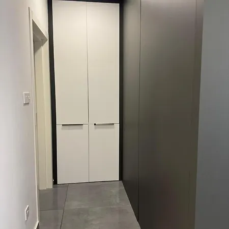 Wakacyjny W Courtyard Long Lägenhet *