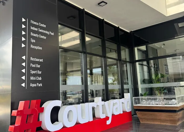 Wakacyjny W Courtyard Long *